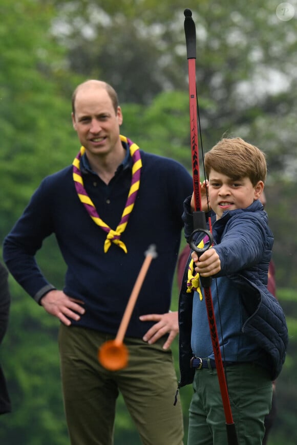 Le prince William, prince de Galles, Le prince George de Galles - Le prince et la princesse de Galles, accompagnés de leurs enfants, participent à la journée du bénévolat "Big Help Out" à Slough, le 8 mai 2023.