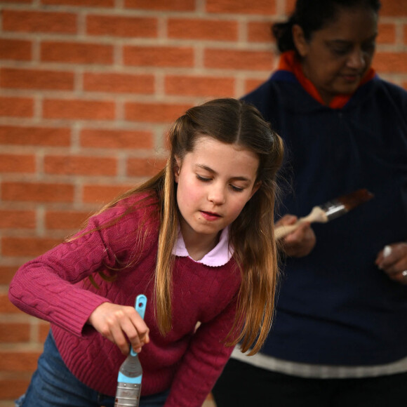 La princesse Charlotte de Galles - Le prince et la princesse de Galles, accompagnés de leurs enfants, participent à la journée du bénévolat "Big Help Out" à Slough, le 8 mai 2023.