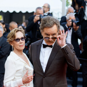 Il souhaite prendre cette décision pour sa femme Robin Dearden.
Bryan Cranston et sa femme Robin Dearden - Montée des marches du film "Asteroid City" lors du 76ème Festival International du Film de Cannes, France, le 23 mai 2023.