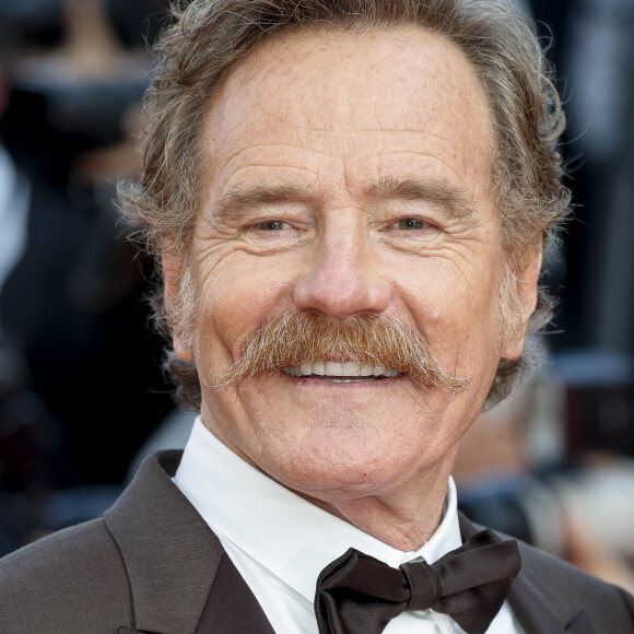 Bryan Cranston à la montée des marches de "Asteroid City" lors du 76ème Festival International du Film de Cannes, le 23 mai 2023. © Alec Michael via Zuma Press/Bestimage