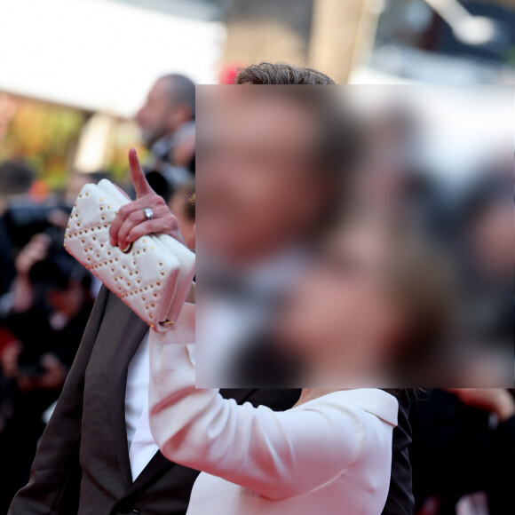Voilà des années que les téléspectateurs le voient évoluer à l'écran.
Bryan Cranston et sa femme Robin Dearden - Montée des marches du film "Asteroid City" lors du 76ème Festival International du Film de Cannes.
