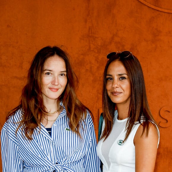 Anaïs Demoustier et Alice Belaïdi au village lors des Internationaux de France de tennis de Roland Garros 2023, à Paris, France, le 9 juin 2023. © Jacovides-Moreau/Bestimage 