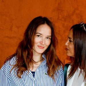 Anaïs Demoustier et Alice Belaïdi au village lors des Internationaux de France de tennis de Roland Garros 2023, à Paris, France, le 9 juin 2023. © Jacovides-Moreau/Bestimage 