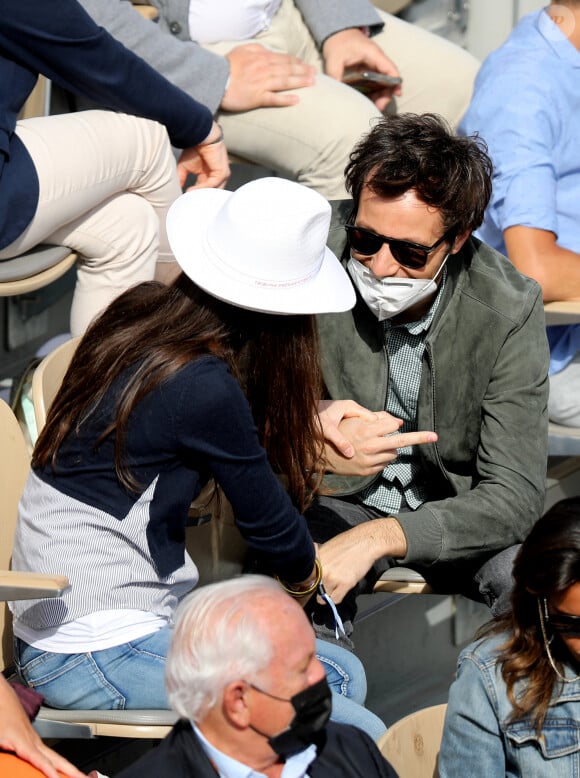 Vianney (Vianney Bureau) et Catherine Robert (enceinte) dans les tribunes des Internationaux de France de tennis de Roland Garros à Paris, France, le 5 juin 2021. © Dominique Jacovides/Bestimage 