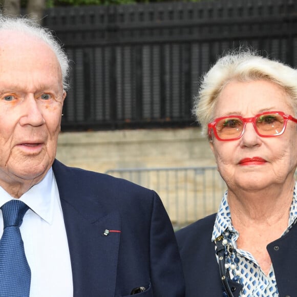 Exclusif - Philippe Bouvard et sa femme Colette - Arrivées à l'enregistrement de l'émission "Vivement Dimanche" au Studio Gabriel à Paris, diffusée le 9 octobre 2022 sur France 3. Paris le 5 octobre 2022. © Giancarlo Gorassini / Bestimage