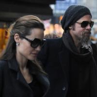 Brad Pitt et Angelina Jolie, amoureux, sont de retour à Venise... Découvrez le papa-poule avec leurs adorables enfants !