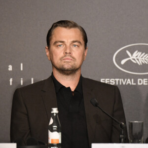 La star américaine compte d'ailleurs de nombreuses amies très célèbres dans son entourage. 
Leonardo Dicaprio à la conférence de presse du film Killers Of The Flower Moon" lors du 76ème Festival International du Film de Cannes le 21 mai 2023. © Pool / Bestimage 