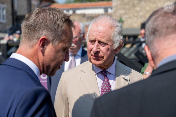 Ce samedi 17 juin 2023, le traditionnel Trooping the Colour, la grande parade militaire, célébrant l'anniversaire du souverain, sera organisé.
Le roi Charles III d'Angleterre, arrive à bord du train royal "Flying Scotsman" pour une visite dans la ville de Pickering dans le Yorkshire, le 12 juin 2023. 