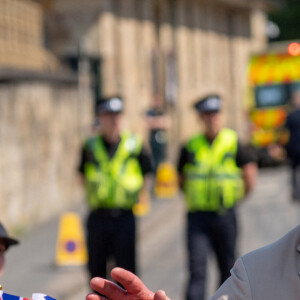 Le roi Charles III d'Angleterre, arrive à bord du train royal "Flying Scotsman" pour une visite dans la ville de Pickering dans le Yorkshire, le 12 juin 2023. 