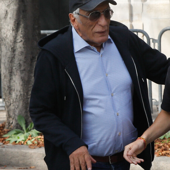 Gérard Darmon - Arrivées à l'enregistrement de l'émission "Vivement Dimanche" au Studio Gabriel à Paris, présentée par M.Drucker et diffusée le 18 septembre 2022 sur France 3 © Guillaume Gaffiot / Bestimage