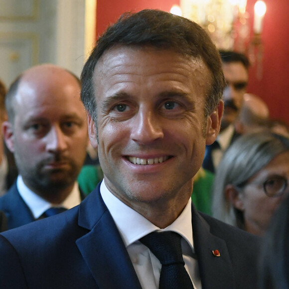 Le président de la République Emmanuel Macron et sa femme Brigitte Macron à la préfecture de Haute-Savoie, au lendemain d'une attaque massive au couteau dans un parc à Annecy, France, le 9 juin 2023.