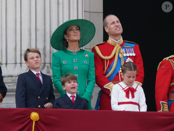 Le prince George, le prince Louis, la princesse Charlotte, Kate Catherine Middleton, princesse de Galles, le prince William de Galles - La famille royale d'Angleterre sur le balcon du palais de Buckingham lors du défilé "Trooping the Colour" à Londres. Le 17 juin 2023 