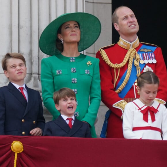 Le prince George, le prince Louis, la princesse Charlotte, Kate Catherine Middleton, princesse de Galles, le prince William de Galles - La famille royale d'Angleterre sur le balcon du palais de Buckingham lors du défilé "Trooping the Colour" à Londres. Le 17 juin 2023 