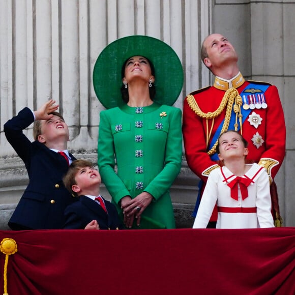 Le prince George, le prince Louis, la princesse Charlotte, Kate Catherine Middleton, princesse de Galles, le prince William de Galles - La famille royale d'Angleterre sur le balcon du palais de Buckingham lors du défilé "Trooping the Colour" à Londres. Le 17 juin 2023 