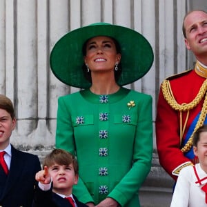 Le prince George, le prince Louis, la princesse Charlotte, Kate Catherine Middleton, princesse de Galles, le prince William de Galles - La famille royale d'Angleterre sur le balcon du palais de Buckingham lors du défilé "Trooping the Colour" à Londres. Le 17 juin 2023 