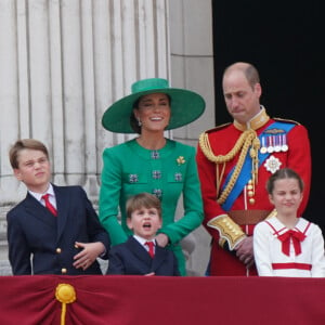 La princesse Anne, le prince George, le prince Louis, la princesse Charlotte, Kate Catherine Middleton, princesse de Galles, le prince William de Galles - La famille royale d'Angleterre sur le balcon du palais de Buckingham lors du défilé "Trooping the Colour" à Londres. Le 17 juin 2023 