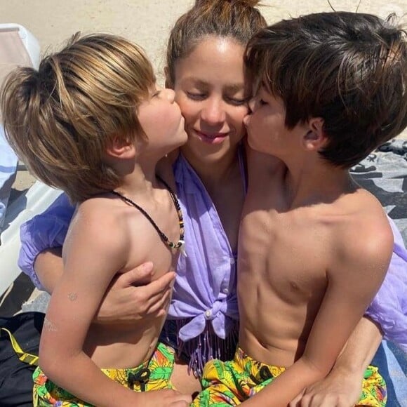 Pour rappel, il est séparé depuis plus d'un an de Shakira, la mère de ses enfants.
Shakira en famille sur Instagram. Le 8 mai 2022.