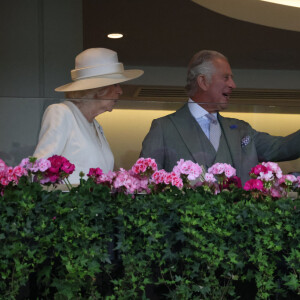Le roi Charles III d'Angleterre et Camilla Parker Bowles, reine consort d'Angleterre lors du premier jour de la course hippique Royal Ascot 2023, à Ascot, Royaume Uni, le 20 juin 2023.