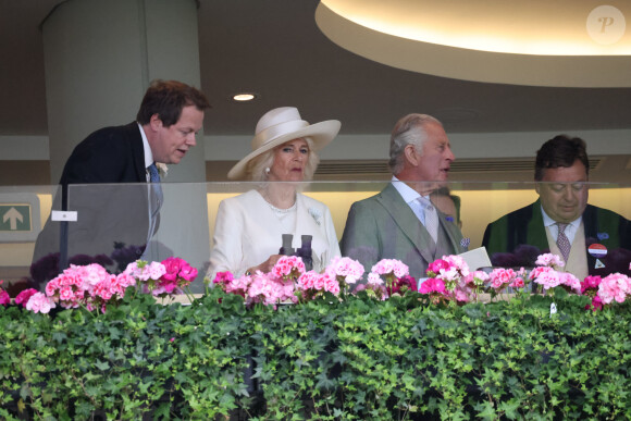 Le roi Charles III d'Angleterre et Camilla Parker Bowles, reine consort d'Angleterre lors du premier jour de la course hippique Royal Ascot 2023, à Ascot, Royaume Uni, le 20 juin 2023.