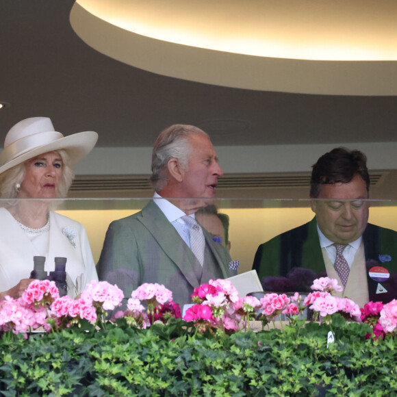 Le roi Charles III d'Angleterre et Camilla Parker Bowles, reine consort d'Angleterre lors du premier jour de la course hippique Royal Ascot 2023, à Ascot, Royaume Uni, le 20 juin 2023.