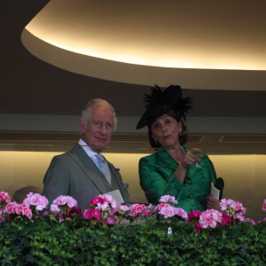 Le roi Charles III d'Angleterre et Camilla Parker Bowles, reine consort d'Angleterre lors du premier jour de la course hippique Royal Ascot 2023, à Ascot, Royaume Uni, le 20 juin 2023.