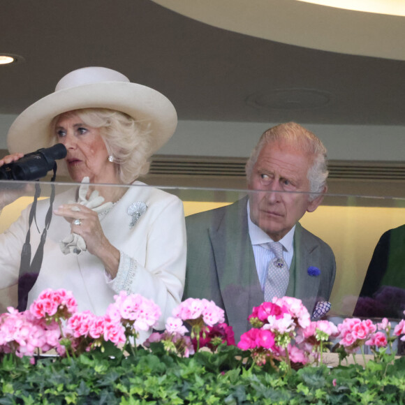 Le roi Charles III d'Angleterre et Camilla Parker Bowles, reine consort d'Angleterre lors du premier jour de la course hippique Royal Ascot 2023, à Ascot, Royaume Uni, le 20 juin 2023.