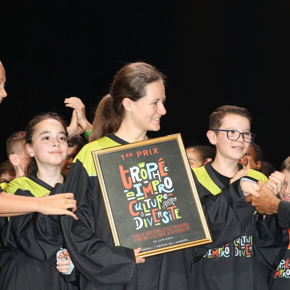 Exclusif - Jamel Debbouze (parrain du parrain du Trophée d'Impro Culture & Diversité) remet le 1er prix du trophée d'Impro Culture et Diversité 2023 - Finale Nationale du Trophée d'Impro Culture et Diversité 2023 à l'Odéon Théâtre de l'Europe de Paris, France, le 20 juin 2023. © Coadic Guirec/Bestimage