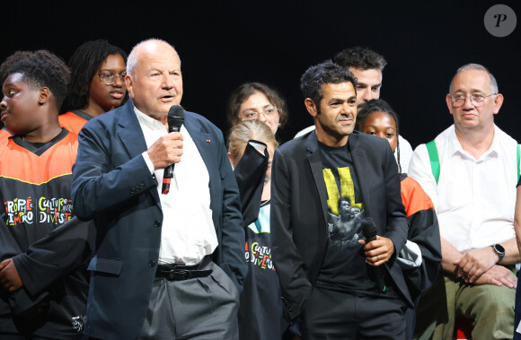 Exclusif - Marc Ladreit de Lacharrière (fondateur de la Fondation Culture & Diversité) et Jamel Debbouze (parrain du parrain du Trophée d'Impro Culture & Diversité) - Finale Nationale du Trophée d'Impro Culture et Diversité 2023 à l'Odéon Théâtre de l'Europe de Paris, France, le 20 juin 2023. © Coadic Guirec/Bestimage