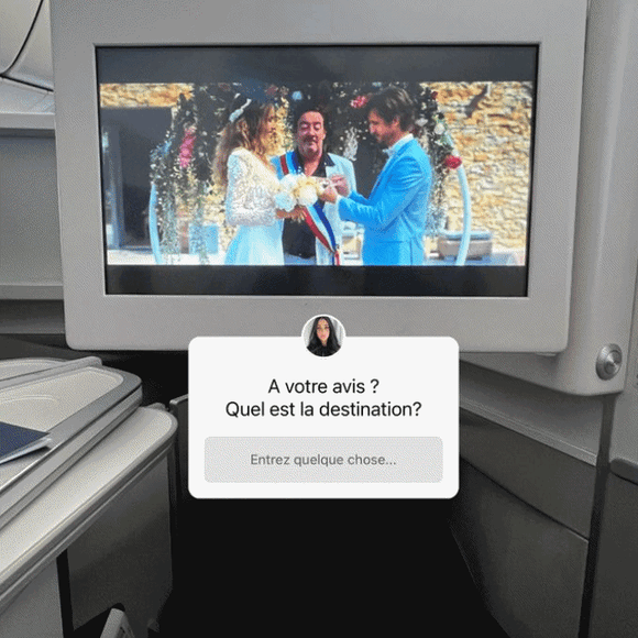 "Ça y'est, c'est le grand départ tant attendu", s'est réjouie Coralie Porrovecchio en s'immortalisant tout sourire avec l'homme de sa vie. Mais le mystère demeurre quant à la destination...