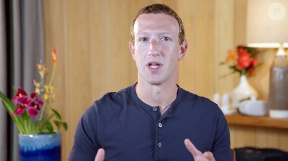 Mark Zuckerberg, a révélé comment son entreprise technologique espère rendre les mondes de réalité virtuelle aussi réalistes que possible avec une gamme de casques.