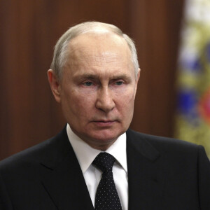 Le président russe Vladimir Poutine prononce un discours télévisé en direct à la nation après que le chef mercenaire du groupe Wagner Yevgeny Prigozhin a lancé une rébellion armée contre le gouvernement russe, le 24 juin 2023 à Moscou 