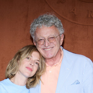 Nelson Monfort et sa fille Victoria Monfort - Personnalités au Village lors des Internationaux de France de tennis de Roland Garros à Paris. Le 31 mai 2023 © Cyril Moreau / Bestimage