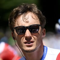 Valentin Madouas : Le nouveau chouchou du cyclisme français en couple avec une jolie blonde très sportive