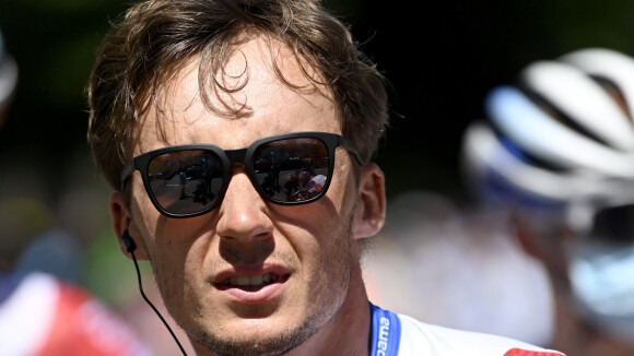 Valentin Madouas : Le nouveau chouchou du cyclisme français en couple avec une jolie blonde très sportive