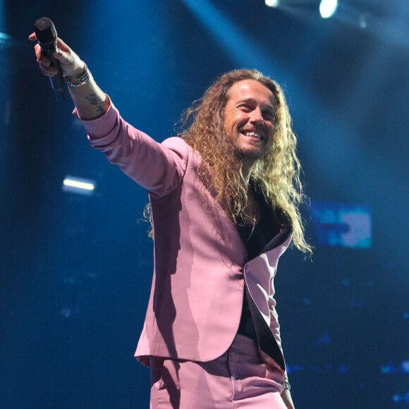Exception ce lundi, avec une adorable photo de lui et son fils en pleine balade en bord de mer.
Exclusif - Julien Doré est en concert au Zenith Arena à Lille le 10 décembre 2022. © Stéphane Vansteenkiste / Bestimage 