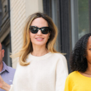 Exclusif - Angelina Jolie et sa fille Zahara Jolie-Pitt se promènent à New York, le 16 mai 2023.