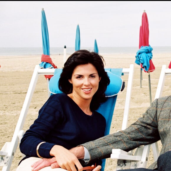 Archives - Eddie Barclay et sa femme Caroline en rendez vous sur plage de Deauville en 1995