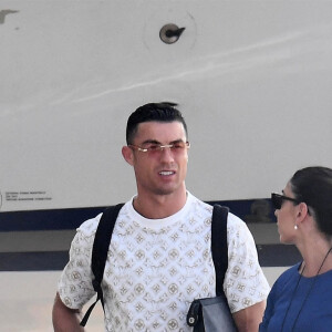 Sur Instagram, Cristiano Ronaldo vient de publier une photo de lui torse nu et sur laquelle un détail interpelle
 
Cristiano Ronaldo arrive en jet privé pour une luxueuse escapade méditerranéenne en famille à bord d'un yacht à Porto Cervo, Italie, le 21 juin 2023.