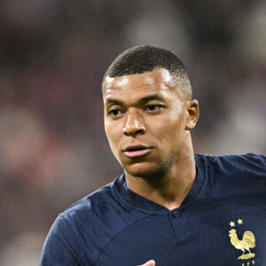 Le 27 juin, suite à un contrôle de police, le jeune Naël, âgé de 17 ans, a perdu la vie
 
Kylian Mbappé - Match de qualifications de l'Euro2024 "France - Grèce (1-0)" au stade de France, le 19 juin 2023.