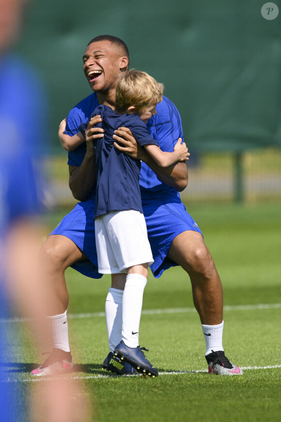 Kylian Mbappé lors d'une séance d'entraînement de l'équipe de France de football pour préparer le match de qualification à l'Euro 2024 contre Gibraltar au centre de formation et centre National du Footbal de Clairefontaine-en-Yvelines, France, le 14 juin 2023. La France affrontera Gibraltar ce vendredi 16 juin à 20h45 au Stade de l'Algarve à Faro-Loulé au Portugal. © Jean-Baptiste Autissier/Panoramic/Bestimage