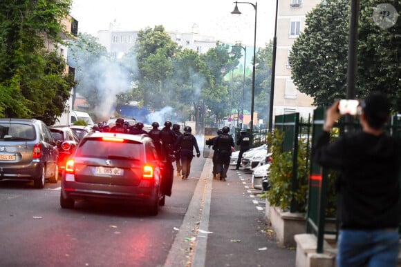 Affrontement violent après la mort de Nahel, tué par un tir de policier le 27 juin 2023 à Nanterre