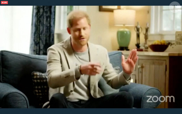 Le Prince Harry a participé à un événement en direct avec le docteur Gabor Maté, expert dans les traumatismes liés à l'enfance. Le 4 mars 2023. 