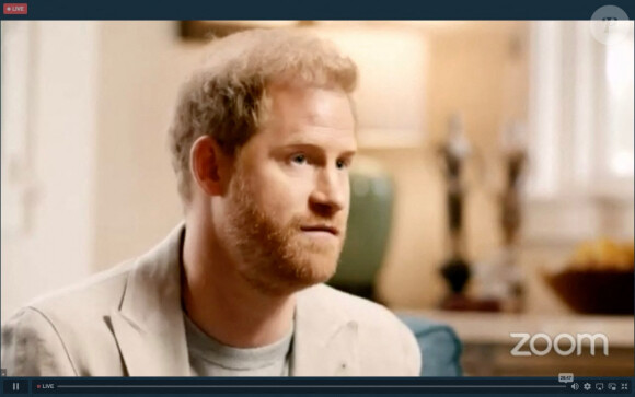 Le Prince Harry a participé à un événement en direct avec le docteur Gabor Maté, expert dans les traumatismes liés à l'enfance. Le 4 mars 2023. 