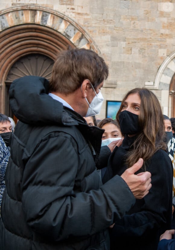 Mac Guazzini et Loretta Denaro ( femme de Christophe Dominici) - Sorties - Obsèques du rugbyman Christophe Dominici en l'église Saint-Louis de Hyères le 4 décembre 2020 © Patrick Carpentier / Bestimage  