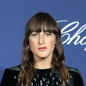 Juliette Armanet a été initiée à la musique et au paino par sa mère
Juliette Armanet - Cérémonie du remise du Trophée Chopard au Carlton Beach à Cannes, lors du 76ème Festival International du Film de Cannes. Le 19 mai 2023 © Olivier Borde / Bestimage 