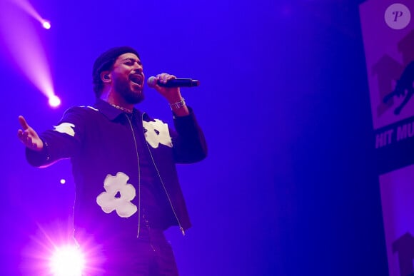 Le jeune Nahel est devenu le symbole de nombreuses émeutes. 
Le chanteur Slimane sur la scène du Rugby Music Live, concert NRJ, une rencontre d'artistes et de sportifs devant 8000 spectateurs qui ont fait un don pour 3 associations : MBM (Manifestation de Bienveillance pour enfants Malade), les Zèbres (Moments de réconfort pour les enfants hospitalisés) et la fondation OVE ((enfants orphelins et démunis) à Lyon, le 13/05/2023. © Sandrine Thesillat / Panoramic / Bestimage 