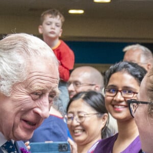 Charles III rencontre le staff et les patients de l'hôpital royal d'Edimbourg pour célébrer les 75 ans du NHS. 4 juillet 2023.