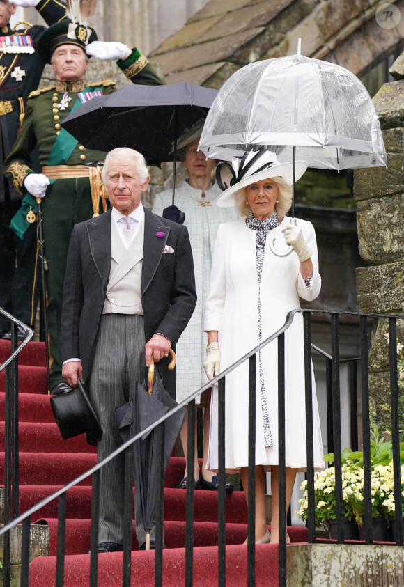 Charles et Camilla sont en Ecosse pour plusieurs jours.
Charles III rencontre le public pendant la garden party du palais d'Holyrood, Edimbourg. 4 juillet 2023.