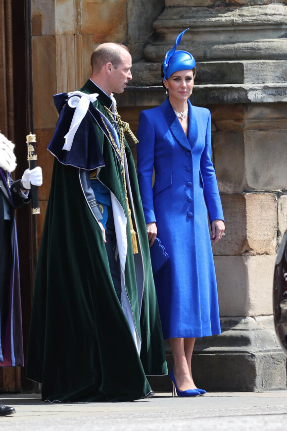 Le prince William et Kate Middleton étaient bien sûr présents.
Le prince William et Kate Middleton, prince et princesse de Galles et duc et duchesse de Rothesay en Ecosse, quittent le palais d'Holyrood à Edimbourg pour la suite du deuxième couronnement de Charles III. 5 juillet 2023 @ Robert Perry/PA Wire