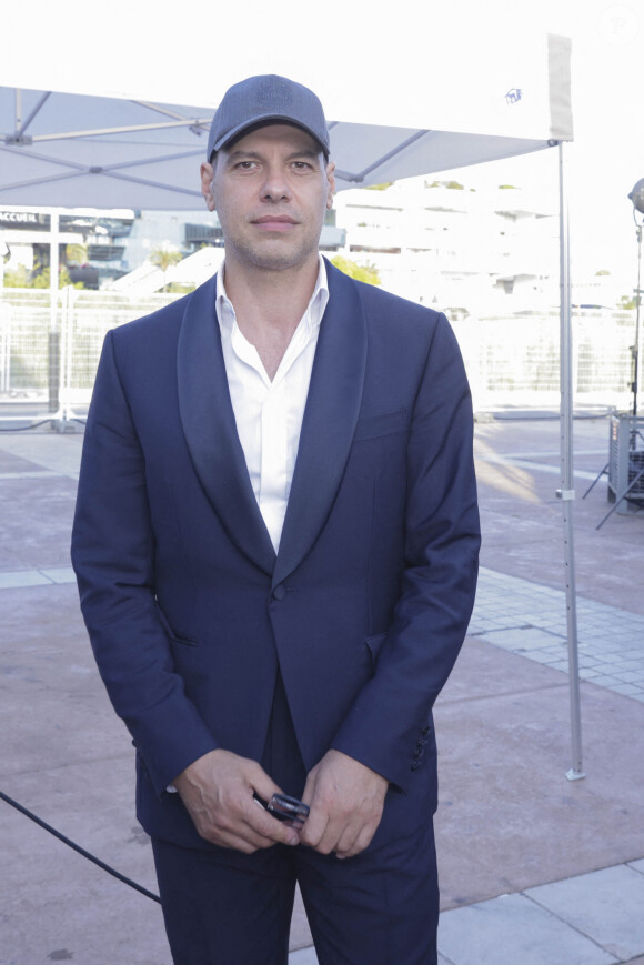 Laurent Lafitte - L'équipe du film "Le petit Nicolas : qu'est-ce qu'on attend pour être heureux" sur le plateau de l'émission "Spéciale Cannes", présentée par D.Burki et diffusée sur Culture Box. Le 20 mai 2022 © Jack Tribeca / Bestimage